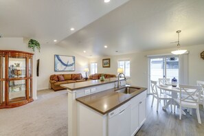 House (3 Bedrooms) | Interior - Private Suburban Hideaway 10 Mi to Dtwn Nampa! (Caldwell)