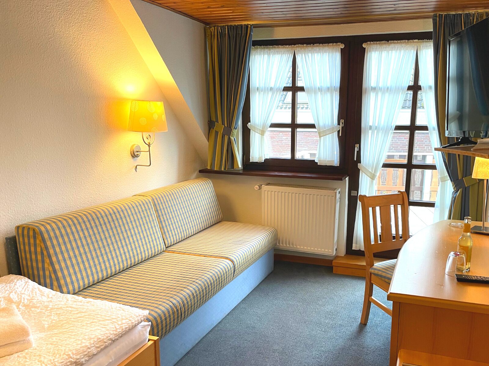 Quarto solteiro standard, 1 cama de solteiro, terraço, vista para o jardim | Escrivaninha, Wi-Fi de cortesia, roupa de cama