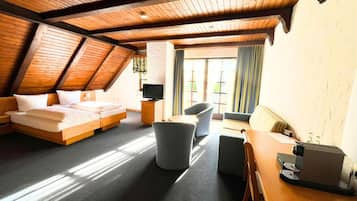 Premium-Doppelzimmer, Terrasse, Gartenblick | Schreibtisch, kostenloses WLAN, Bettwäsche