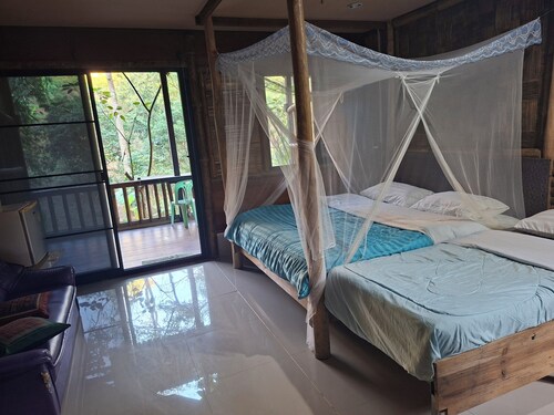 Room-hill Tribe Art House