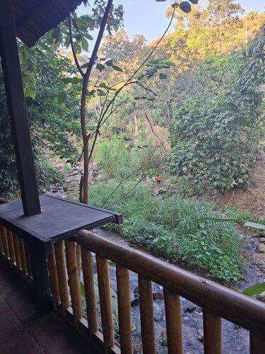 Room-hill Tribe Art House