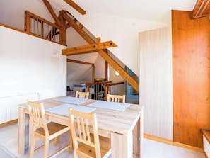 Dining - Thun Center Apartment Close to Lake and Shops (Thun)