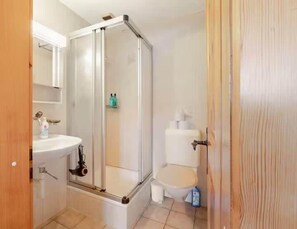 Bruser, hårtørrer, håndklæder, Shampoo