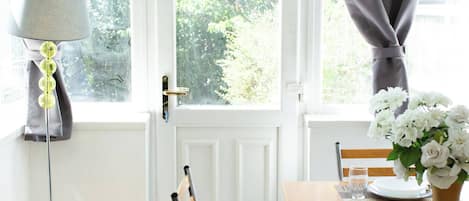 House, 3 Bedrooms | Dining