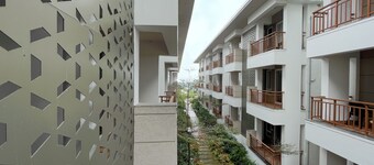peaceful studio apartments near beach