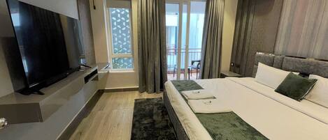 Iron/ironing board, WiFi, bed sheets