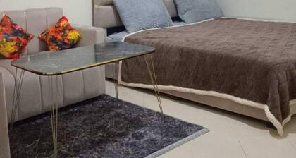 Clean & Cozy Room in AĂŻn Chock, Casa Nearshore