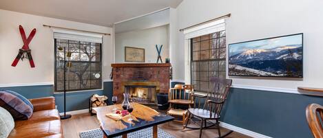 Condo, 1 Bedroom | Living area