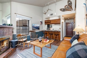 Apartment, 1 Schlafzimmer | Wohnbereich | Smart-TV