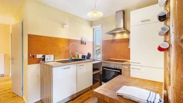 Geladeira, fogão, cooktop, lava-louças