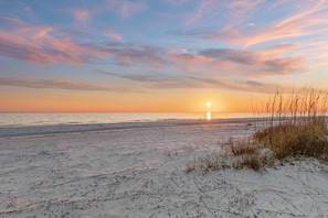 Beach - Beach House - Magical Purple Haze (Mexico Beach)