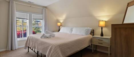 Tabla de planchar con plancha, Internet, ropa de cama