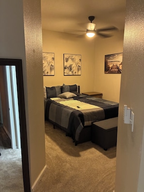 4 bedrooms, desk, iron/ironing board, WiFi