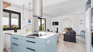 Private kitchen - Villa Marina by Escape Home (Santo Tomas)