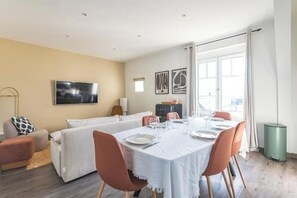 Dining - Le Sarrail - Hypercentre & sleeps 12 (Reims)