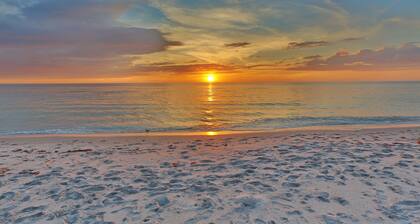 Island House Beach Resort Villa 14