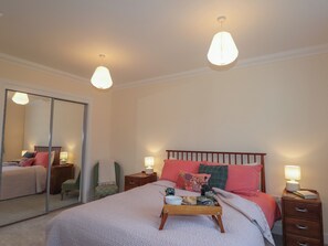 3 phòng ngủ, trang trí khác biệt 