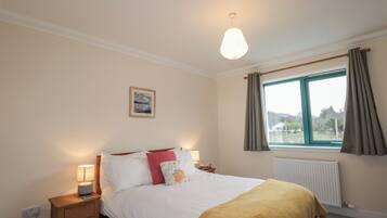 3 bedrooms, individually decorated, individually furnished, free WiFi