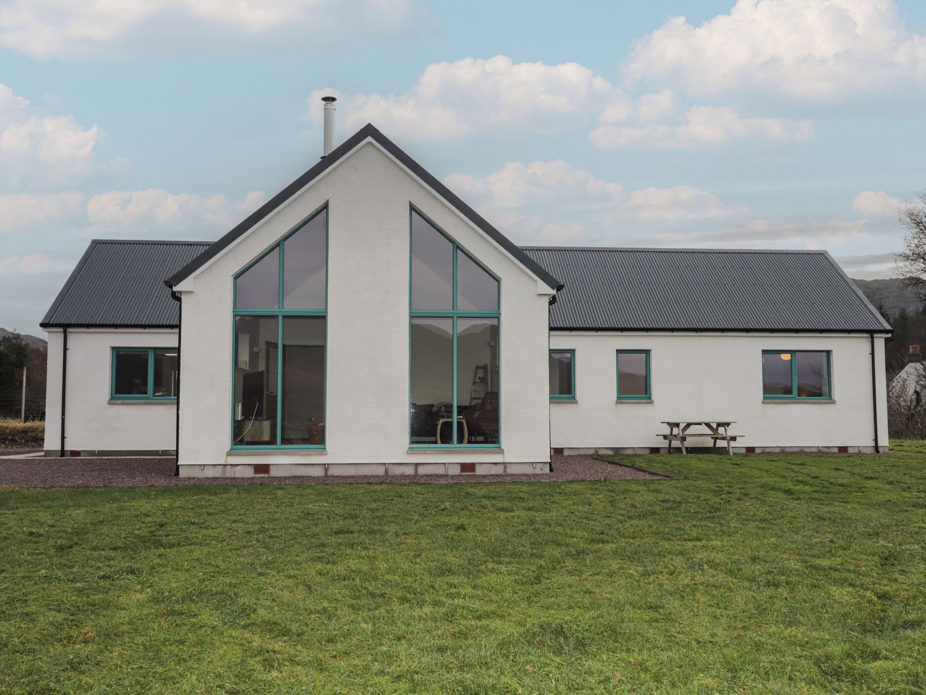 المنشأة من الخارج