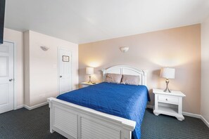 Free WiFi, bed sheets - Parrot Bay J29 Townhouse in downtown (ocean city)