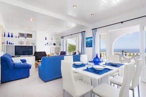 Outdoor dining - Villa Bona Vista by Escape Home (Torre Solí Nou)