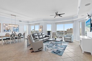 Living area - Luxury 3-Bedroom Condo on Holiday Isle | Harbor Views at Harbor Landing 601A (Destin)