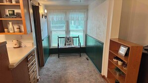 Interior - The Minor House - A Cozy Stay in Shullsburg WI (Shullsburg)
