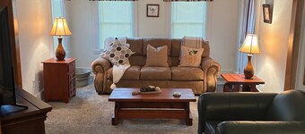 The Minor House - A Cozy Stay in Shullsburg