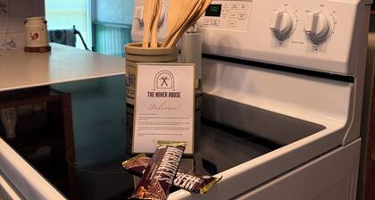 The Minor House - A Cozy Stay in Shullsburg