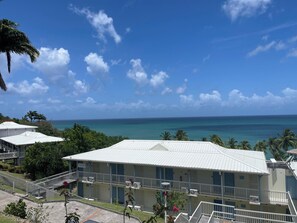 Exterior - Studio with pool access and views of the Diamond Rock and Morne Larcher (Le Diamant)