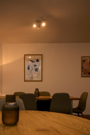 Dining - Cozy Innenstadt Room Bamberg - 4 with Private Bathroom (Bamberg)