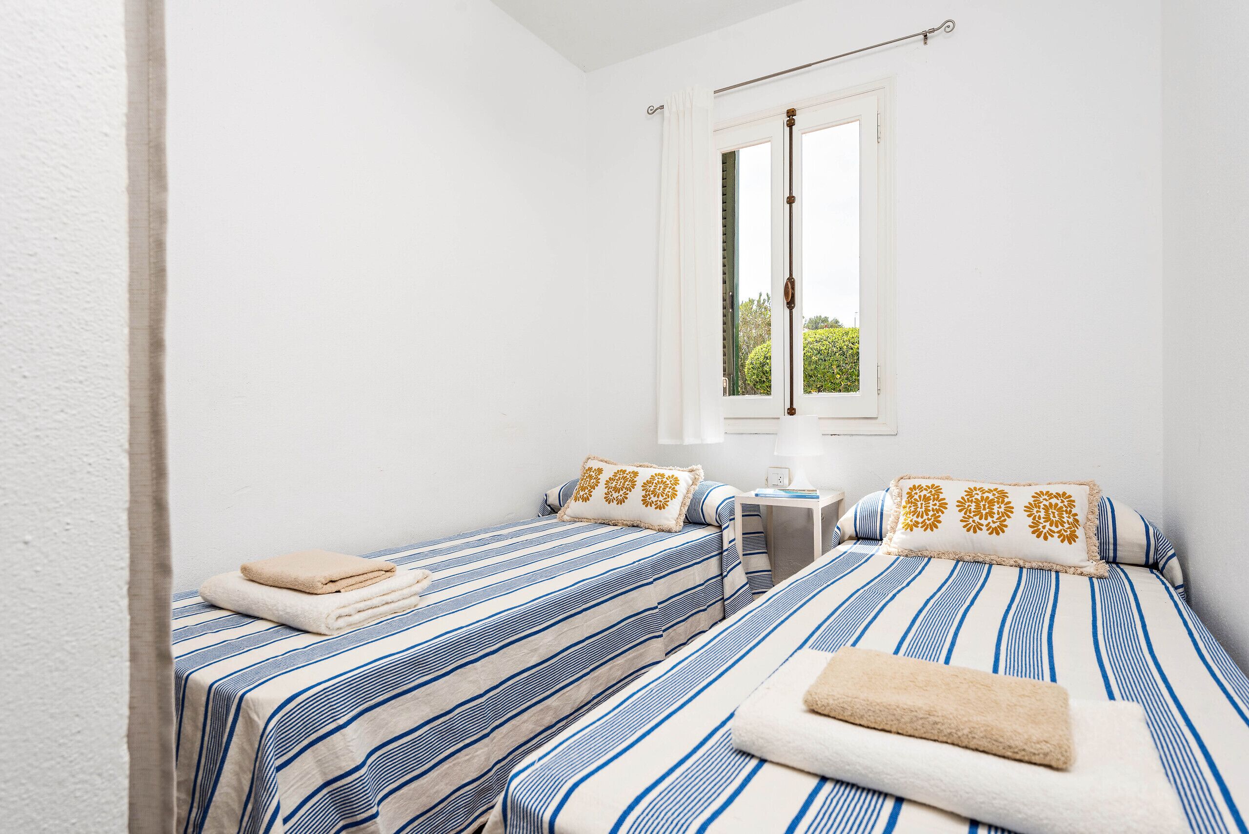 In-room safe, iron/ironing board, free WiFi, bed sheets