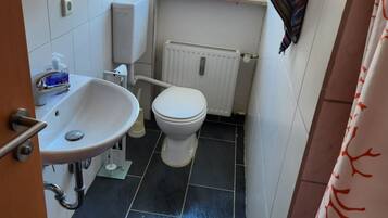 Apartment | Bathroom