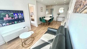 Smart TV - Paris- 15 min – Large 5-room apartment fully renovated – Orly Airport -15 min (Vitry-sur-Seine)