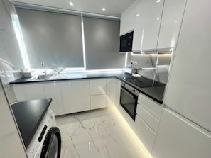 Fridge, microwave, oven, stovetop - Paris- 15 min – Large 5-room apartment fully renovated – Orly Airport -15 min (Vitry-sur-Seine)