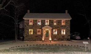 المنشأة من الخارج