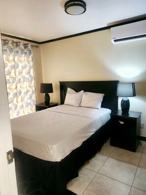 2 bedrooms, iron/ironing board, travel cot, free WiFi