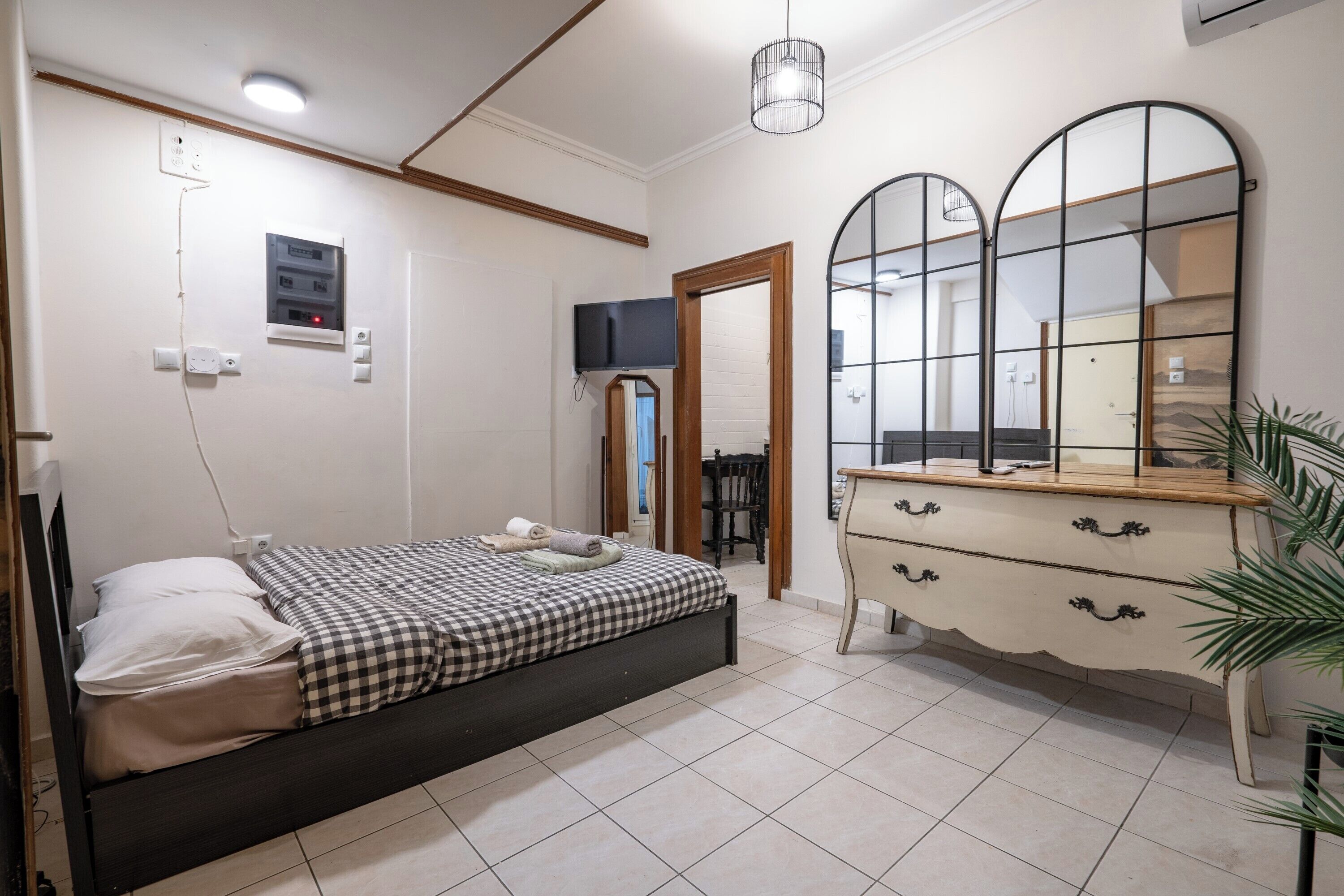 Bügeleisen/Bügelbrett, Internetzugang, Bettwäsche