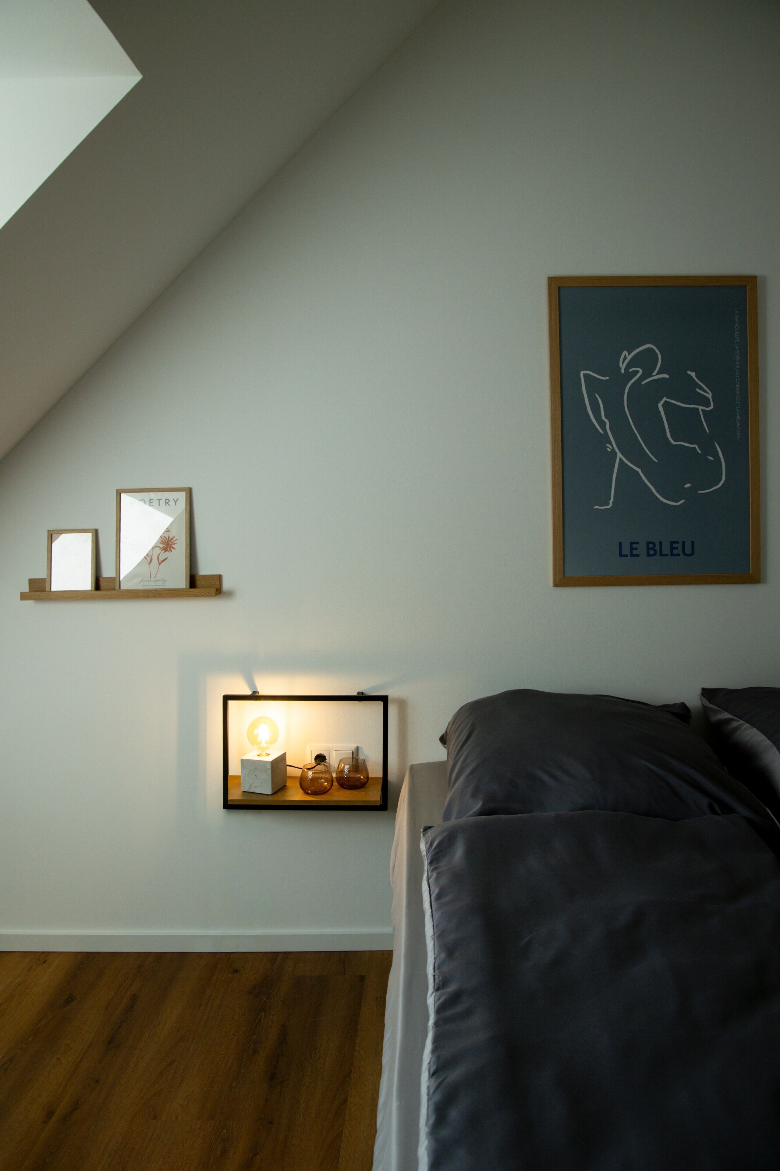 WiFi, bed sheets
