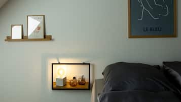 WiFi, bed sheets
