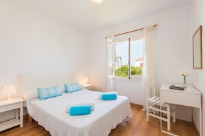 3 bedrooms, in-room safe, iron/ironing board, free WiFi - Apartamento Savina By Escape Home (Arenal d´en Castell)