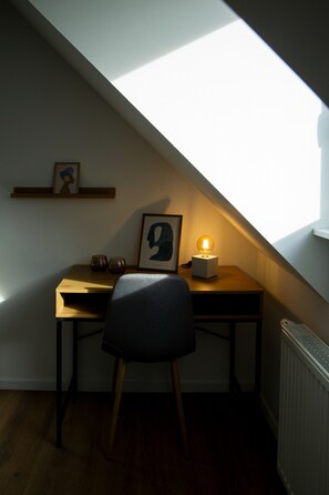 Interior - Room 'Cozy Innenstadt Zimmer Mit Bad - 7' with Wi-Fi (Bamberg)