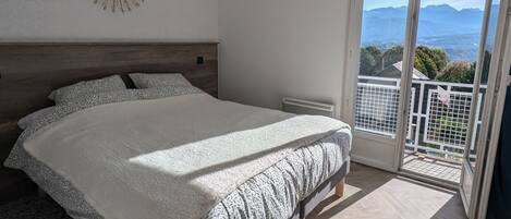 Internet, bed sheets