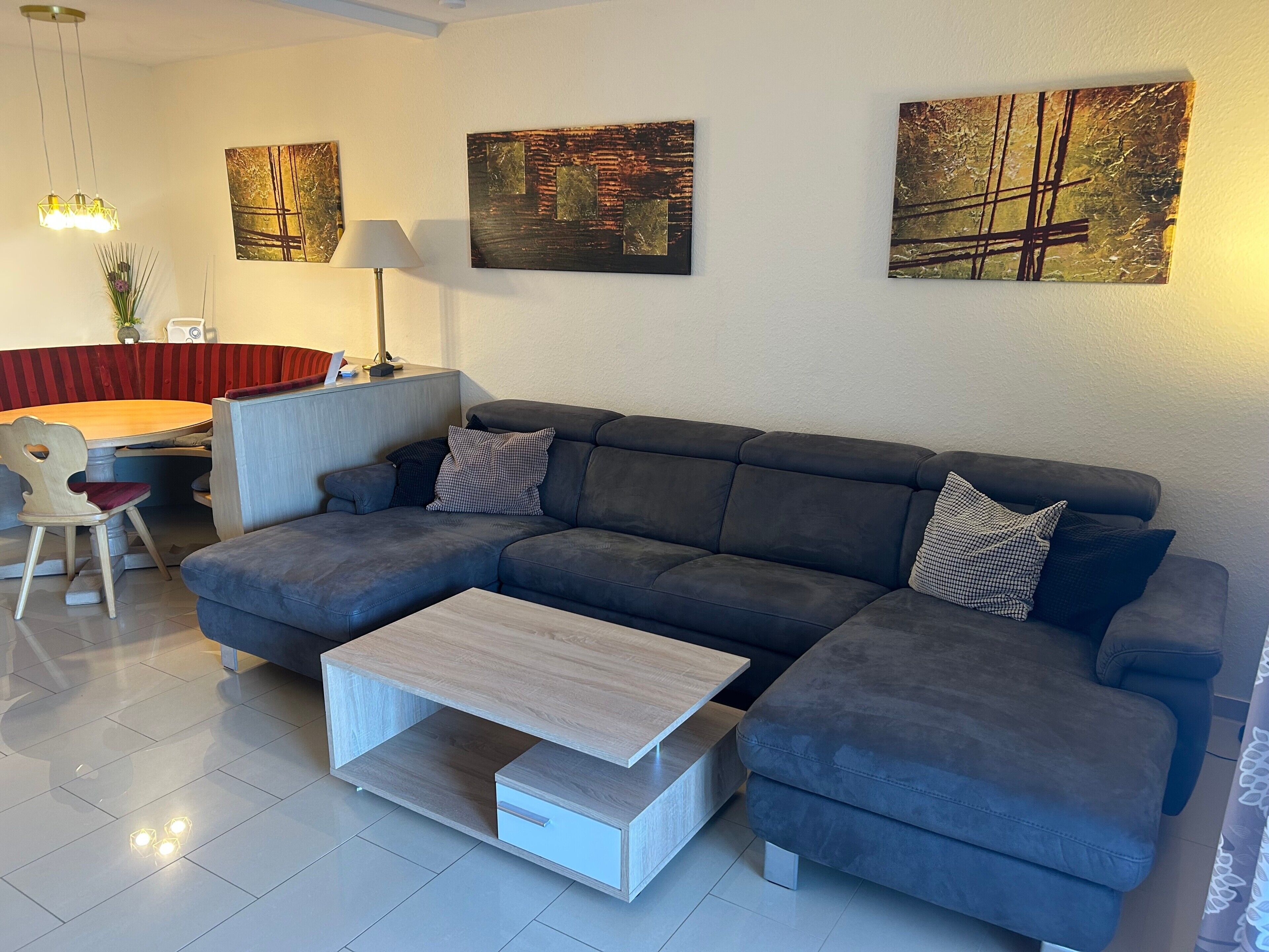 Fernseher, Videospiele, Tischtennisplatte
