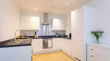 Réfrigérateur, lave-vaisselle, bouilloire électrique