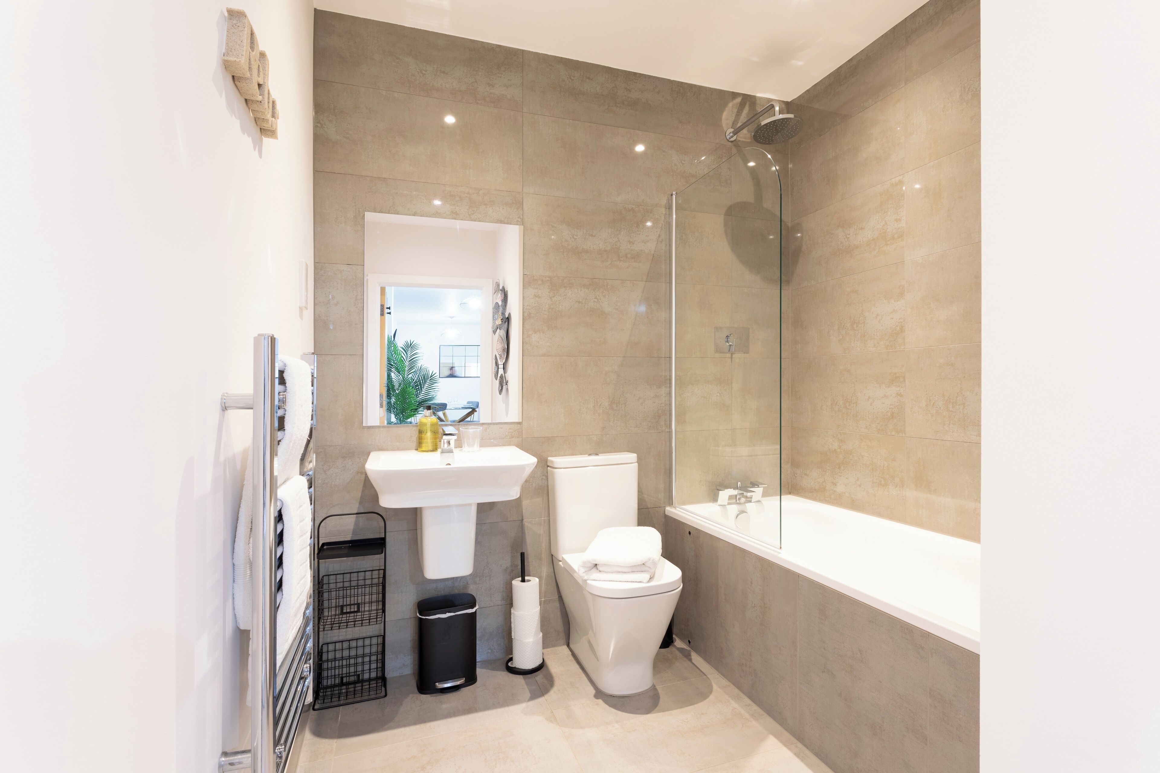 Shower, free toiletries, hair dryer, towels