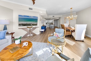 Smart TV - Incredible Gulf Views! Beautiful Remodel - Beach Chair Service (Miramar Beach)