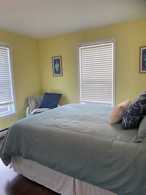 Iron/ironing board, WiFi, bed sheets - Back Creek Villa Open Deck Solomons Island Maryland (Solomons)