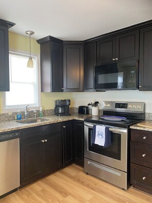 Paper towels - Back Creek Villa Open Deck Solomons Island Maryland (Solomons)