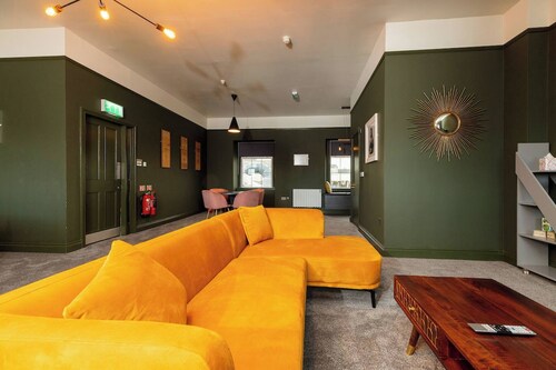 Penthouse City Studio - Perfect Base for Exploring Medieval Kilkenny